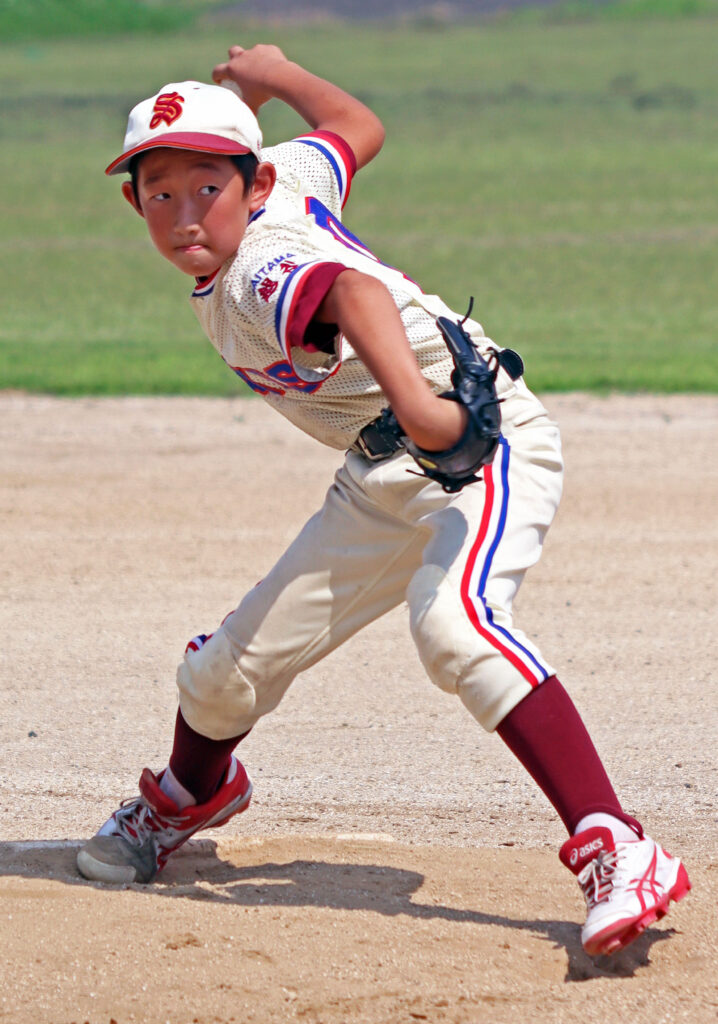 力投する間久里・桒原選手